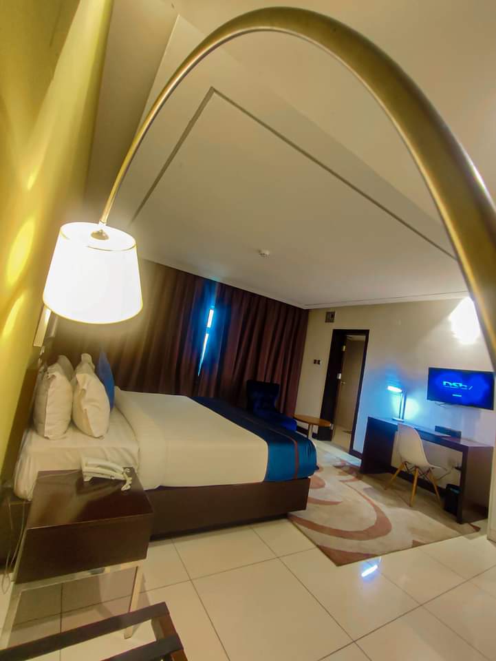 /web/uploads/116/Addrex Hotels and Suites Aba/room-photos/Presidential Suite/ad prS.jpg
